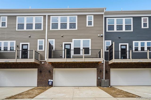 42827 Atwood Avenue, Novi, MI 48375