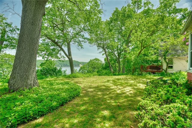 166 Pleasant Avenue, Irondequoit, NY 14622