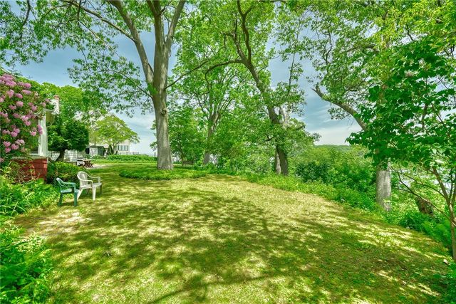 166 Pleasant Avenue, Irondequoit, NY 14622