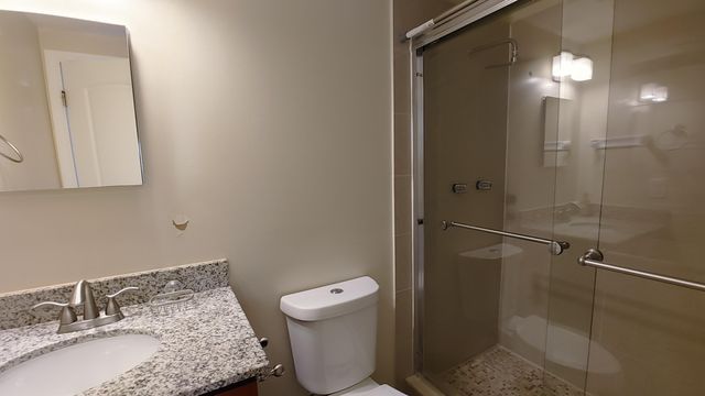 3700 NW 21st Street 305, Lauderdale Lakes, FL 33311