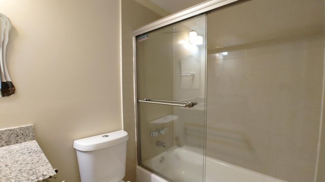 3700 NW 21st Street 305, Lauderdale Lakes, FL 33311