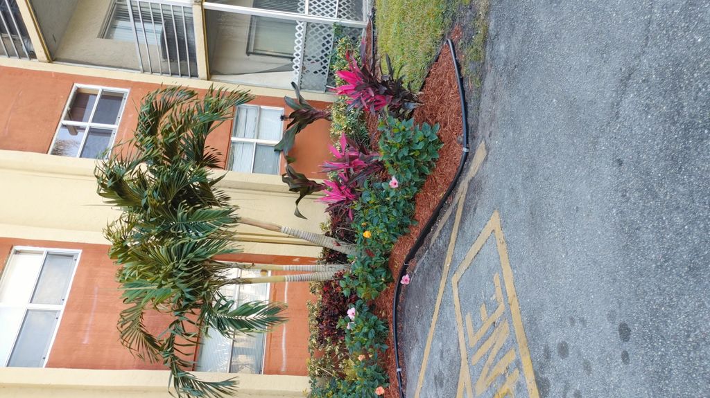 3700 NW 21st Street 305, Lauderdale Lakes, FL 33311