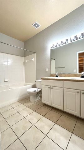 4988 NW 43RD AVENUE 106, Gainesville, FL 32606