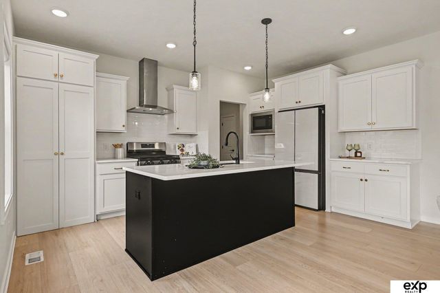 11004 N 169 Street, Bennington, NE 68007