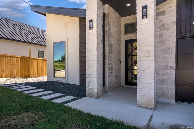 1164 Winding Creek Trl, Spring Branch, TX 78070