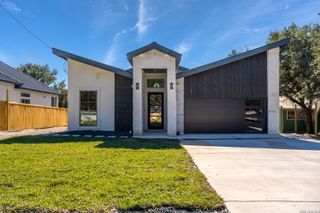 1164 Winding Creek Trl, Spring Branch, TX 78070