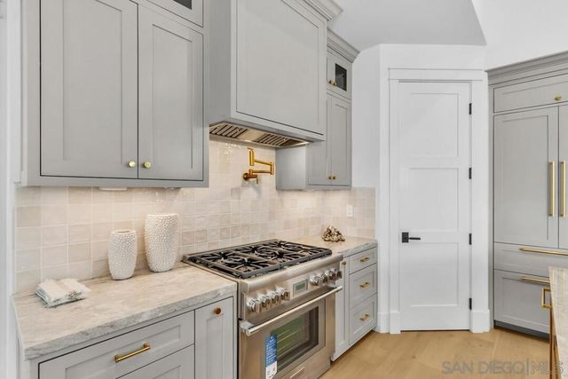 1056 Isabella Avenue, Coronado, CA 92118