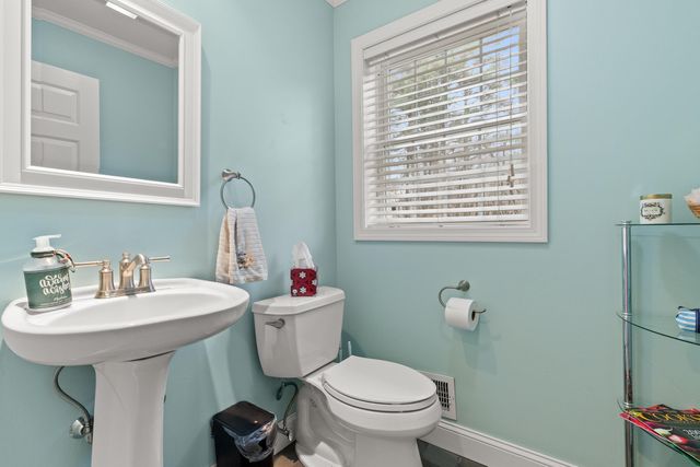 26 Greenfield Drive, Plaistow, NH 03865