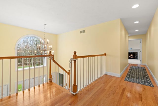 26 Greenfield Drive, Plaistow, NH 03865