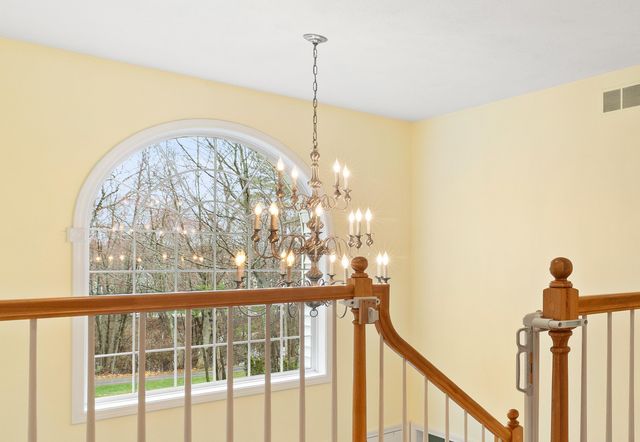 26 Greenfield Drive, Plaistow, NH 03865