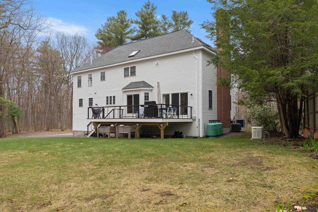 26 Greenfield Drive, Plaistow, NH 03865