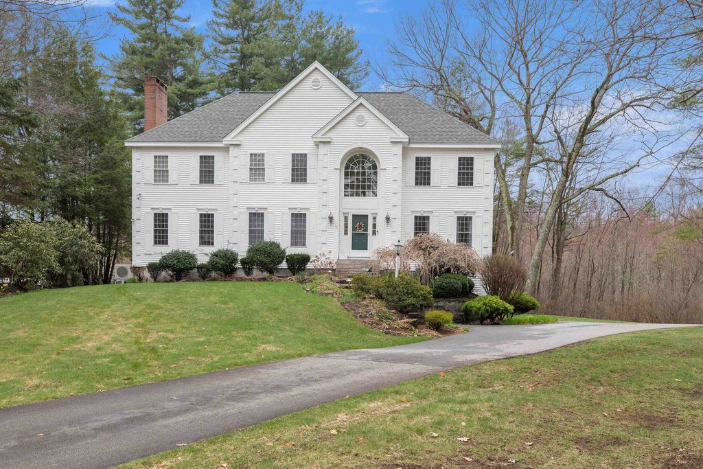 26 Greenfield Drive, Plaistow, NH 03865