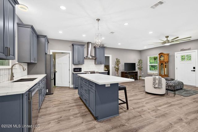 5075 D W North Road, Kiln, MS 39556