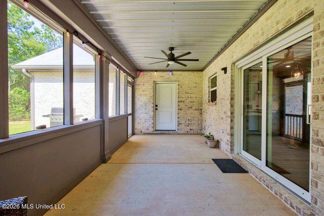 5075 D W North Road, Kiln, MS 39556