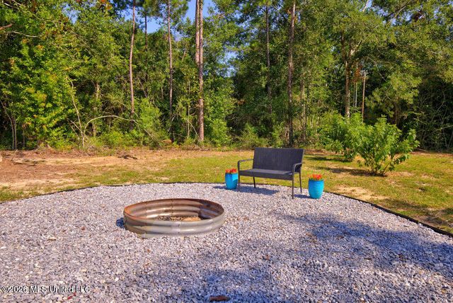5075 D W North Road, Kiln, MS 39556