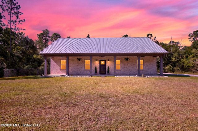 5075 D W North Road, Kiln, MS 39556