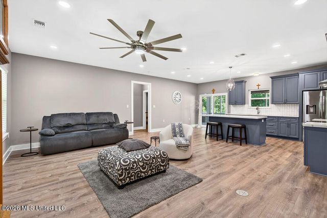 5075 D W North Road, Kiln, MS 39556