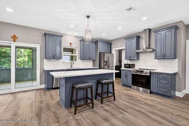 5075 D W North Road, Kiln, MS 39556