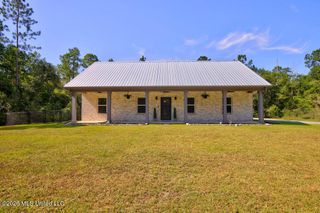 5075 D W North Road, Kiln, MS 39556