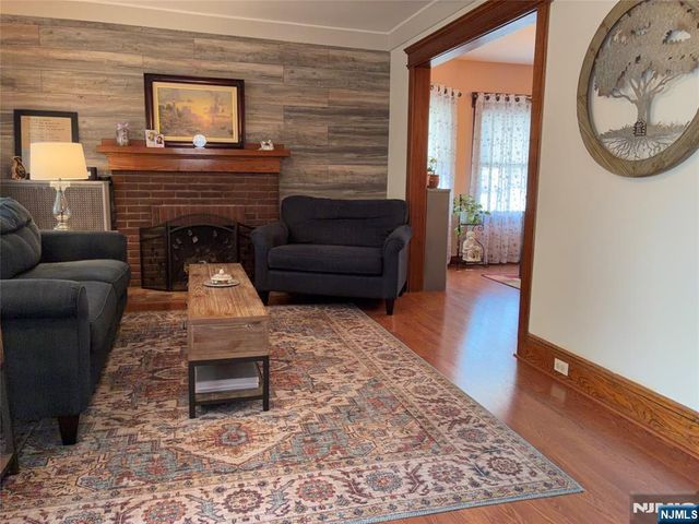 86 Van Houten, Belleville, NJ 07109