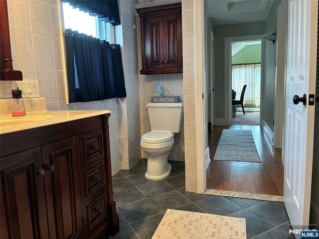 86 Van Houten, Belleville, NJ 07109