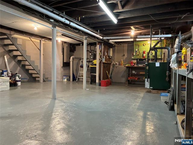 86 Van Houten, Belleville, NJ 07109