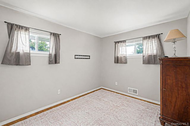 92 Rhode Island Avenue, Bay Shore, NY 11706