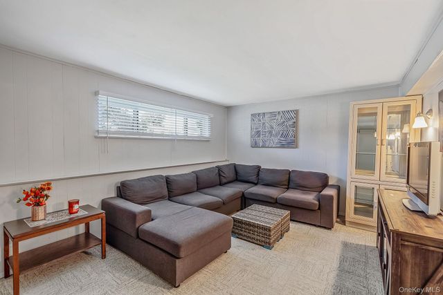 92 Rhode Island Avenue, Bay Shore, NY 11706
