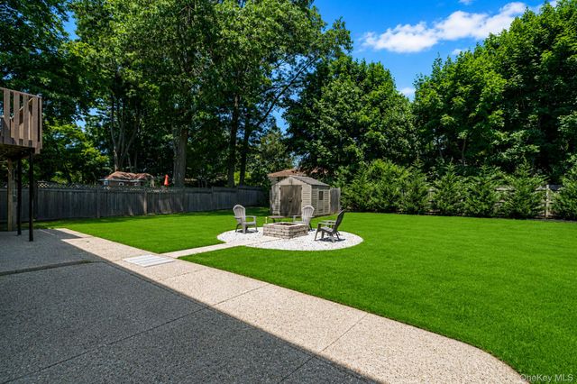 92 Rhode Island Avenue, Bay Shore, NY 11706