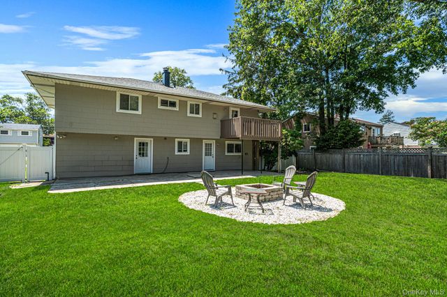 92 Rhode Island Avenue, Bay Shore, NY 11706
