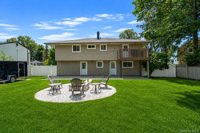 92 Rhode Island Avenue, Bay Shore, NY 11706