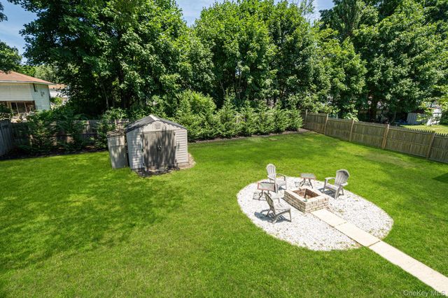 92 Rhode Island Avenue, Bay Shore, NY 11706