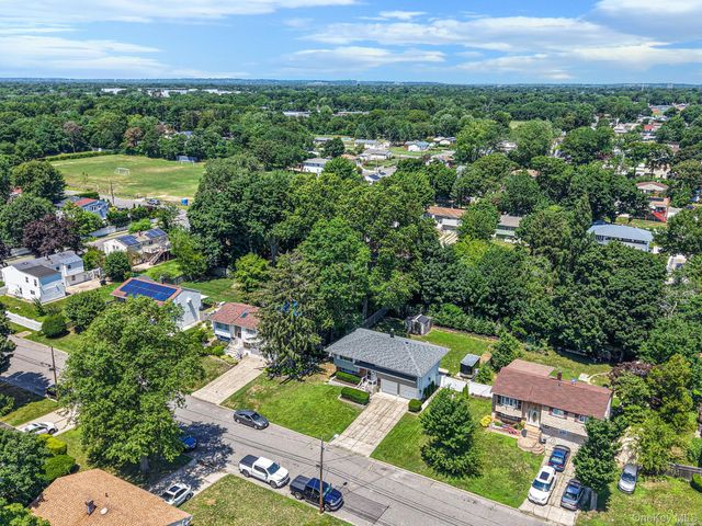 92 Rhode Island Avenue, Bay Shore, NY 11706