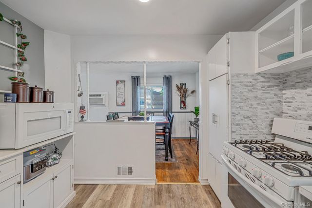 92 Rhode Island Avenue, Bay Shore, NY 11706