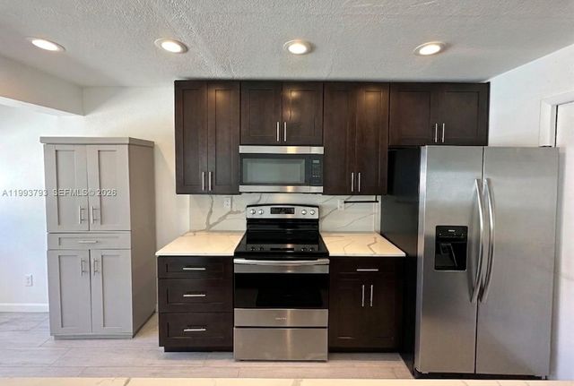 10359 SW 209th Ln, Cutler Bay, FL 33189