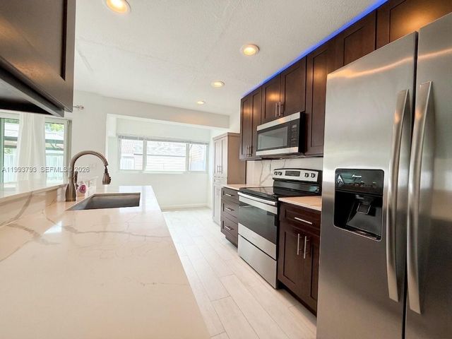 10359 SW 209th Ln, Cutler Bay, FL 33189