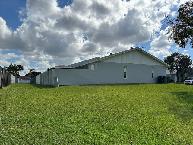 10359 SW 209th Ln, Cutler Bay, FL 33189