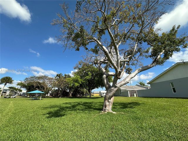 10359 SW 209th Ln, Cutler Bay, FL 33189