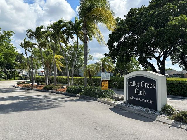 10359 SW 209th Ln, Cutler Bay, FL 33189