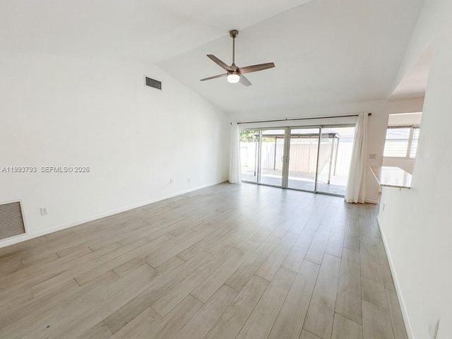 10359 SW 209th Ln, Cutler Bay, FL 33189