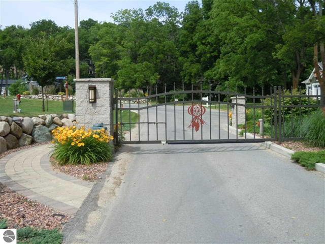 865 Wind Drift Drive, Traverse City, MI 49684