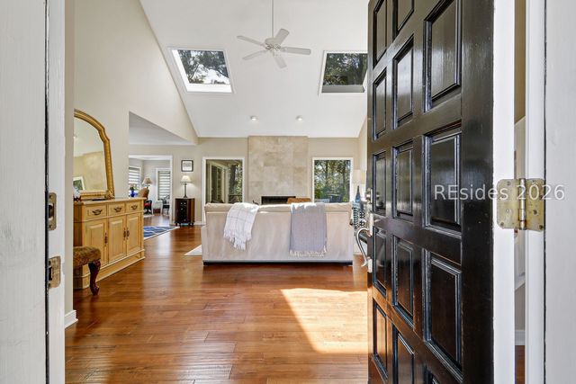 8 Brassie Ct, Hilton Head Island, SC 29928