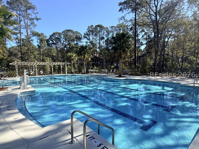 8 Brassie Ct, Hilton Head Island, SC 29928