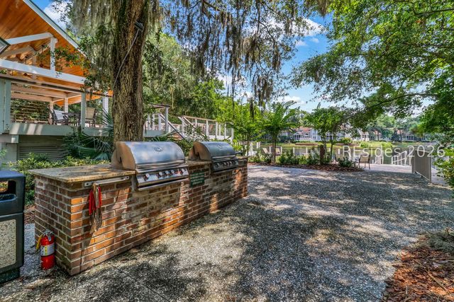 8 Brassie Ct, Hilton Head Island, SC 29928