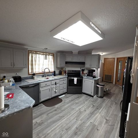 5269 W State Road 42, Brazil, IN 47834