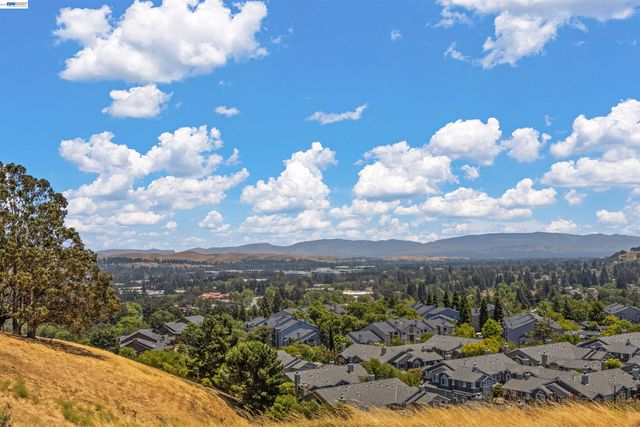 1311 Amalfi Ct, San Ramon, CA 94583