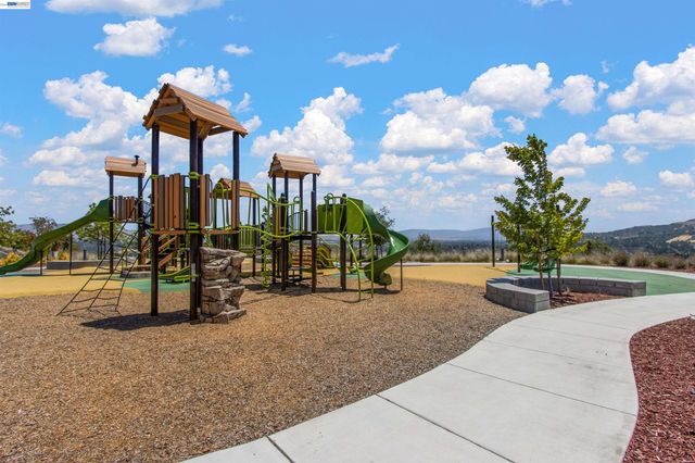 1311 Amalfi Ct, San Ramon, CA 94583