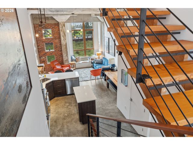 306 COLUMBIA St, Hood River, OR 97031