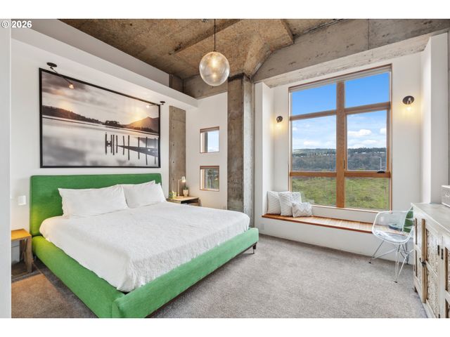 306 COLUMBIA St, Hood River, OR 97031