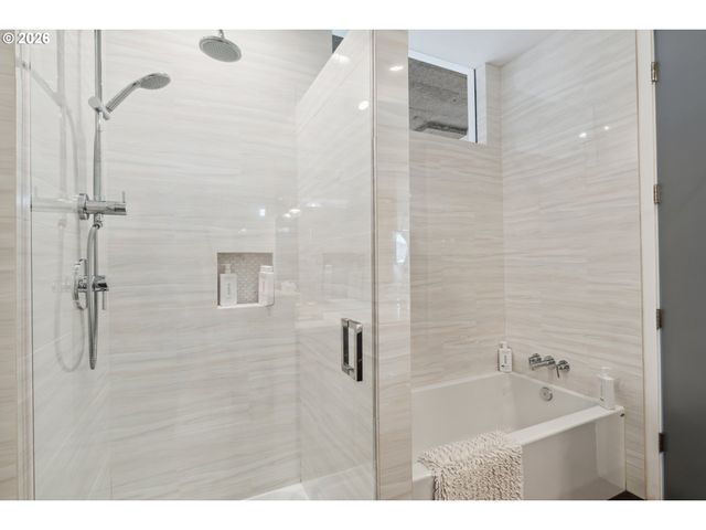 306 COLUMBIA St, Hood River, OR 97031